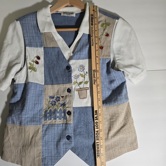 Alfred Dunner Petite Shirt with Embroidered Flowers - Picture 4 of 8